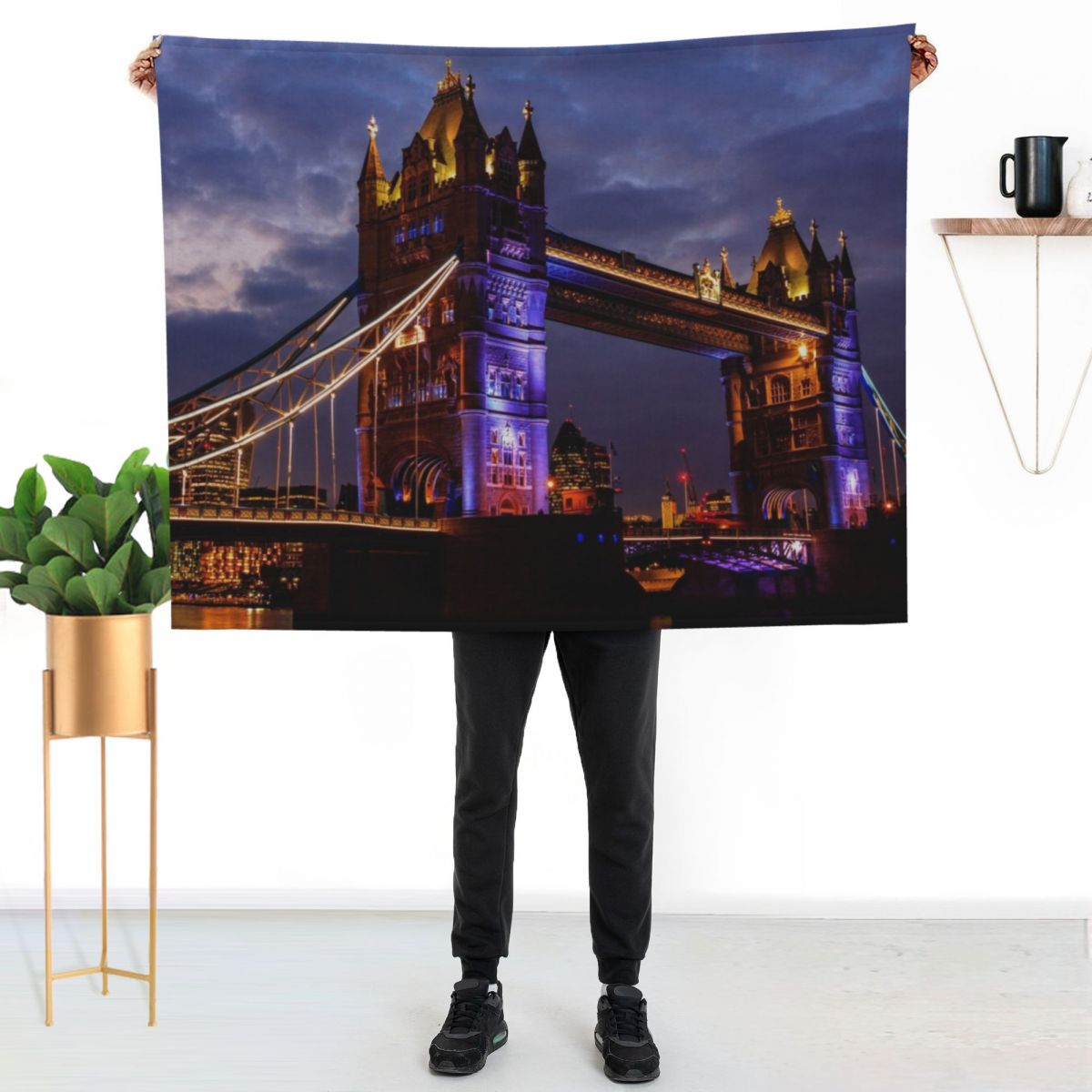 Tower Bridge London UK Sunset  - Anime Cosplay London recension och pris